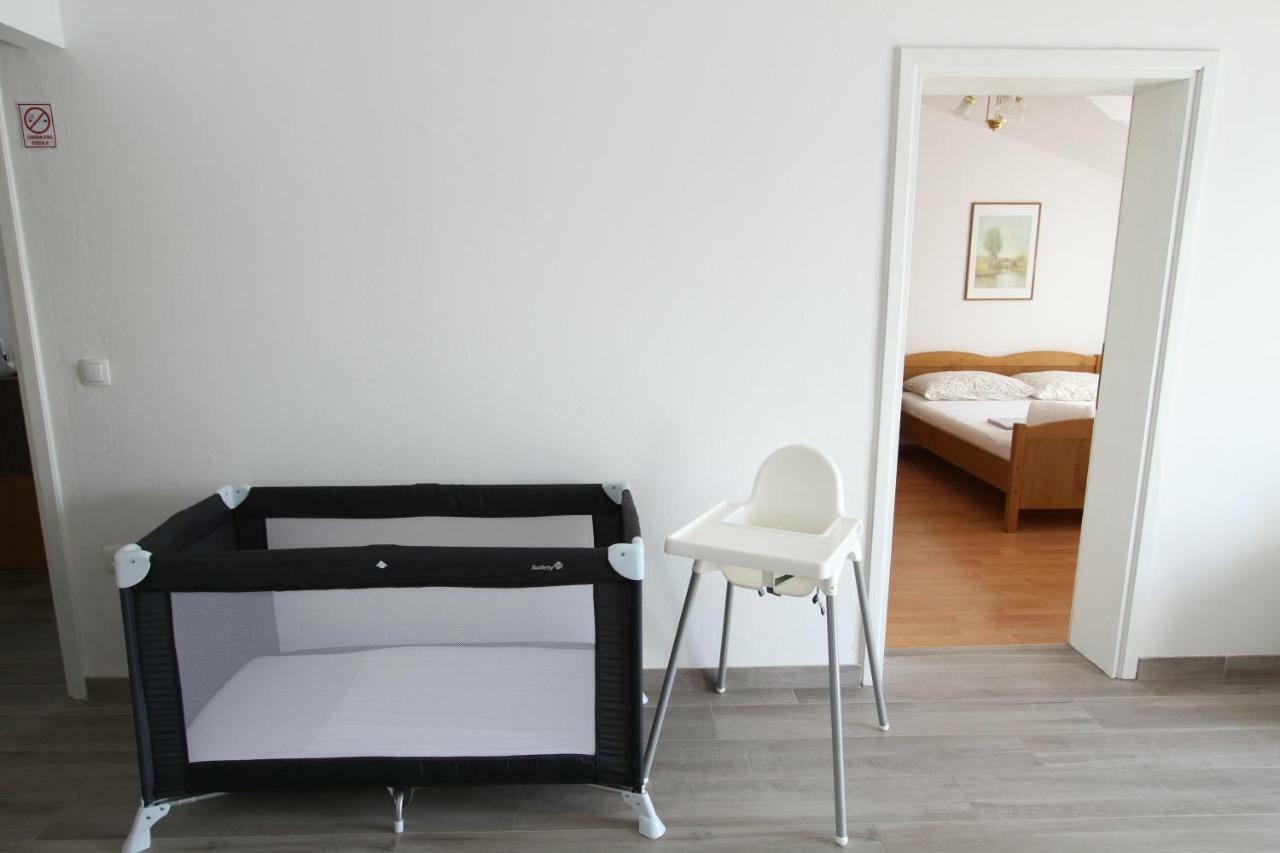 Kuca-Eldic Apartment Рогозница Екстериор снимка